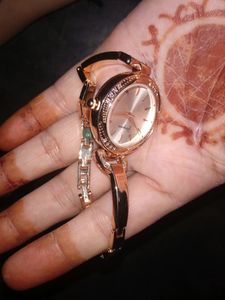 Dhubi Watch