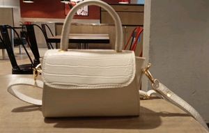 White handbag/shoulder bag (UNUSED)