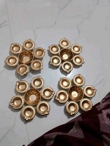 Pack Of 4 Diya Shape Flower Decorative Urli Bowl