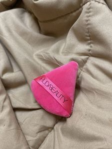 Huda Beauty Powder Puffs