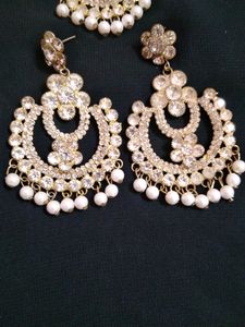 It&#39;s White Colour Maang Tika And Earrings