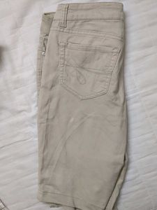 28.5 INCH. BEIGE JORDACHE SHORTS PREMIUM QUALITY