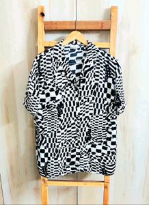 Black &amp; White Printed Shirt Size-44