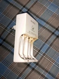 AA Batteries Charger