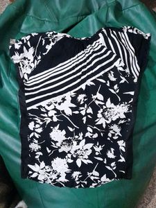 Black &amp; White Printed Tee, 32&#34;, Used Sparingly
