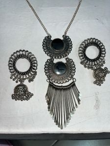 Silver Tone Jewelry Set