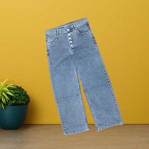 Women sky blue straight jeans size 30 (O-97)