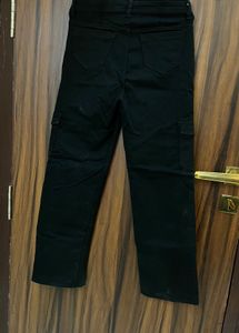 Black Cargo jeans 🫶🏻