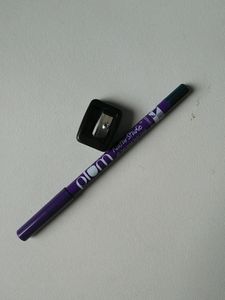 Plum Kajal (Gemstone Green)