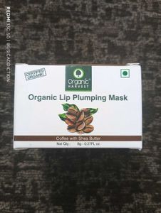 ORGANIC HARVEST lip plumping mask