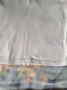 White Body Black Collar Cantras Crop Top