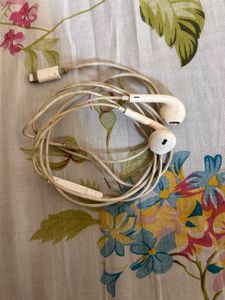 Apple EarPods with Lightning Connector