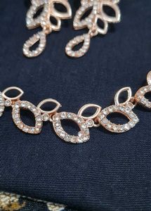 Sparkling Necklace &amp; Earring Set