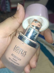 Lotus Ecostay Radiant Gel Foundation