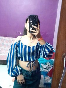 A Cute Crop Top With Beautiful Sleeves🎀❣️