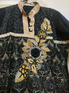 Elegant Black &amp; Gold Kurta