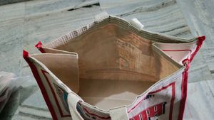 6 Shopping Bags