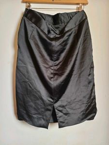 Van Heusen Size 32 Formal Black Skirt