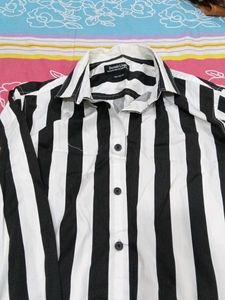 Unisex Striped Black &amp; White Shirt