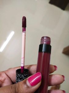 DAZZLER LIQUIDLIPSTICK