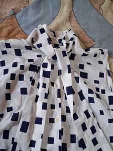 Square Pattern White Top