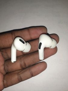 TWS Airbuds Ka Only Buds Available