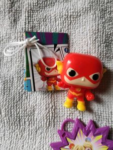 DC Kinder Joy Funko POP figurine and Keychains