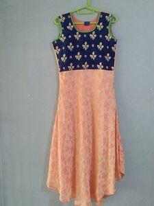 Ladies... Have A Look At This Beautiful Sleevless Anarkali Kurta.. ❤️🥰