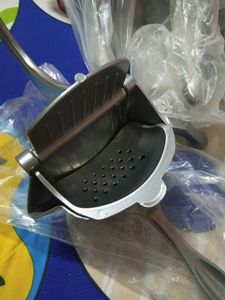 Aluminum Hand Juicer ( Brand New)