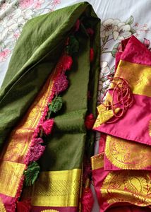 Womens Premium Ethinic saree with ready blouse