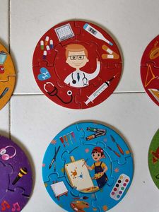 12 In 1 Round Puzzle Community Helpers (No Return)