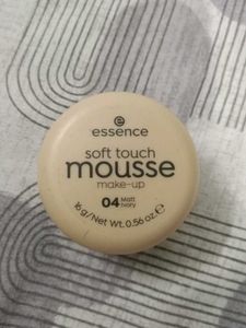 Essence Soft Touch Mousse Make Up