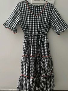 Chic Gingham Midi Dress