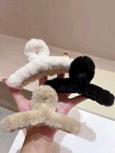 Misscutiecle Fuzzy Claw Hair Clips - Set of 3