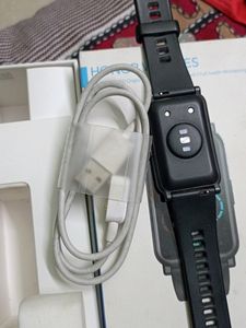 HONOUR SMART WATCH WITH AMOLED SCREEN