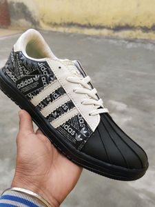 Adidas Superstar