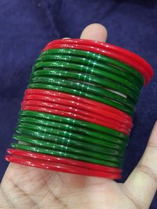Red and Green Bangle Set