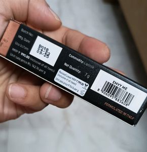 MANISH MALHOTRA MATTE LIQUID LIPSTICK