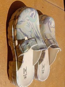 Stylish Patterned Clogs