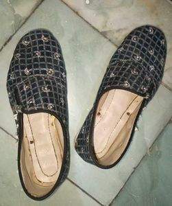 Floral Patterned Jutti Style Shoes