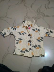 Girl&#39;s Leaf Print Top and Skirt Set