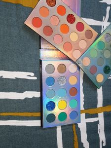 Combo Of Eyeshadow And Brushes