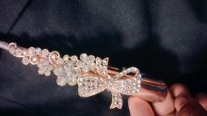 Flucker Hair Clip.. Full white 🤍 Stones...