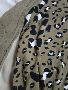 🇨🇦Reitmans Luxury Branded Full Sleeve Top