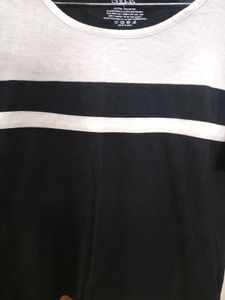 🖤 Bold &amp; Basic Tee – Monochrome Vibes Only 🖤