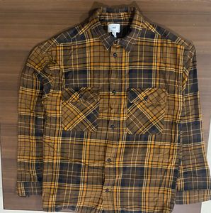 H&amp;M Relaxed Fit Plaid Flannel Shirt