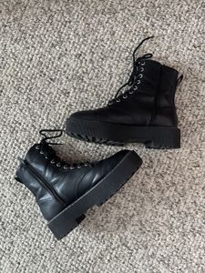 H&amp;M Black Boots