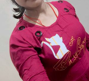 Maroon Cat Graphic Top