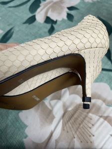 Cream Snakeskin Pointed Heels