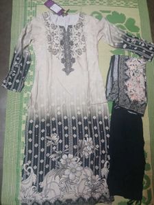 Libas Women Floral Printed Regular Kurta with Trou